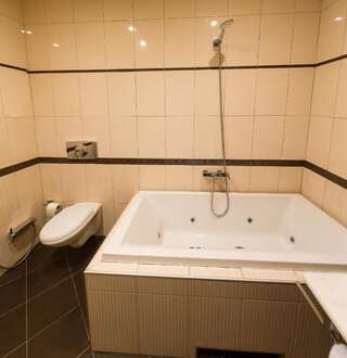 Отель Bulvar Inn Баку Люкс-12